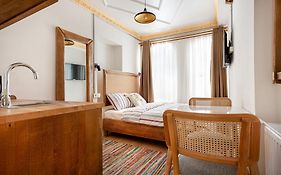 Armel Homes Galata